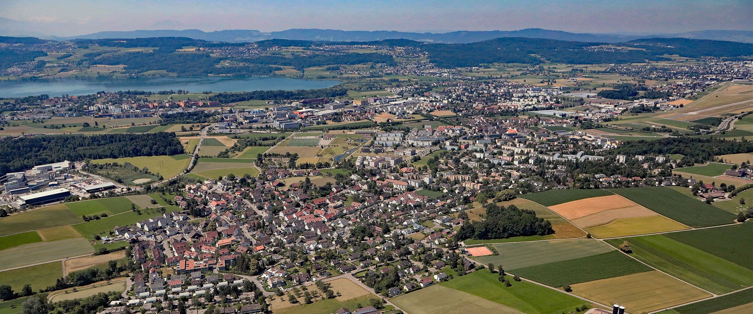 Volketswil_c_Hoch-Foto-Technik_2400.jpg